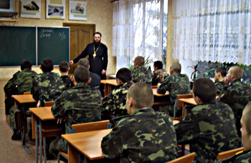Єпископ Кременчуцький та Лубенський Тихон прочитав лекцію у військовому ліцеї Кременчука