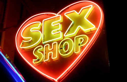 Як закрити секс-шоп?