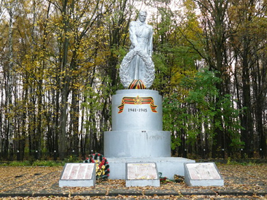 Село Березоточа. Пам’ятник загиблим воїнам у Великій Вітчизняній війни