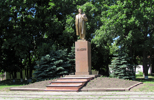 Новий пам’ятник Леніну у Шишаках