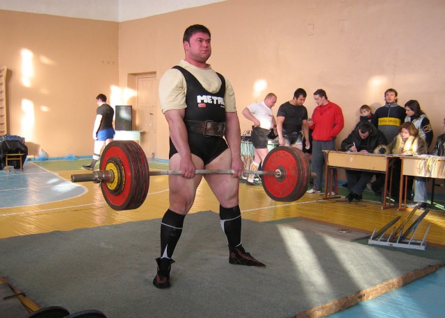 Ковальчук Станислав (в/к 125+), вес штанги - 290 кг