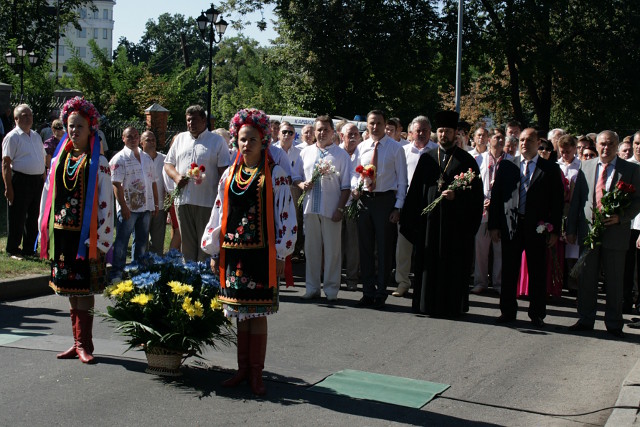 Урочисте покладання квітів до пам’ятника Тарасу Шевченка