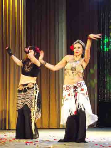 Шаманский танец от участниц «Пани Полтавщины» прошлых лет
