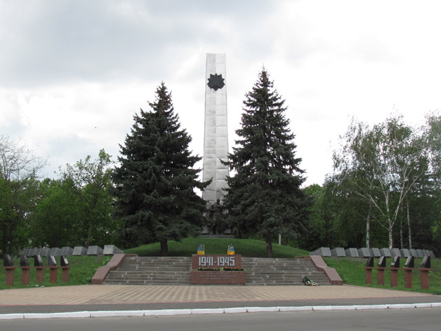 Пам’ятник загиблим у роки Великої Вітчизняної війни у Решетилівці