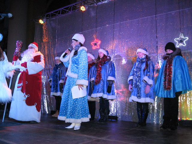 Аби привітати полтавчиків, Дід Мороз та Снігуронька приїхали з самої Лапландії