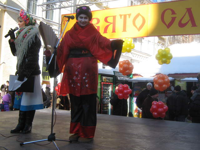 Украино-японские мотивы праздника — День сала в Полтаве 2012