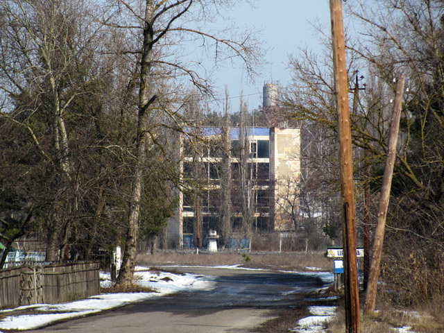 Руины «Василька». Вид с улицы.