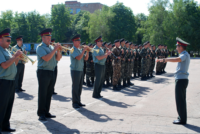 Виконання гімну України військовим оркестром