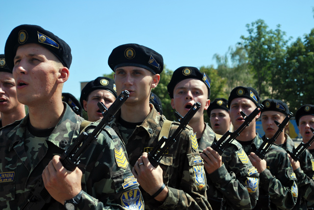 Виконання гімну України військовим оркестром