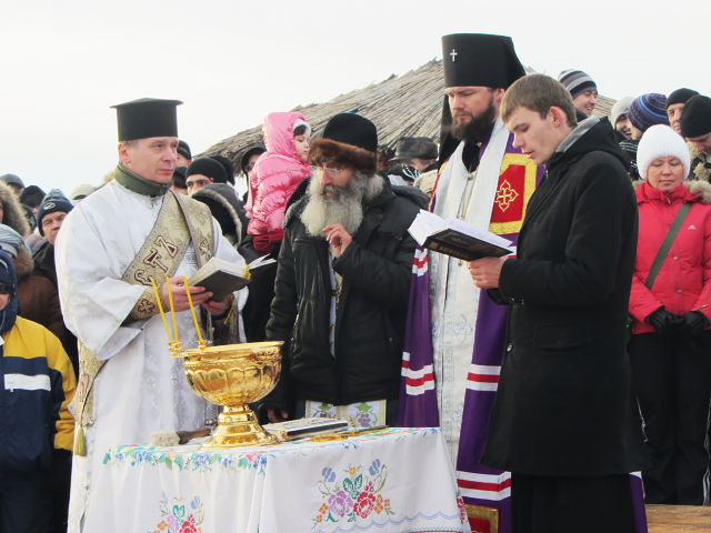Ритуал освячення води у Ковалівці звершив Архієпископ Полтавський і Кременчуцький Федір