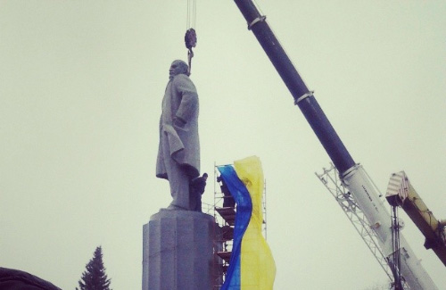Знесення пам'ятника Леніну у Кременчуці