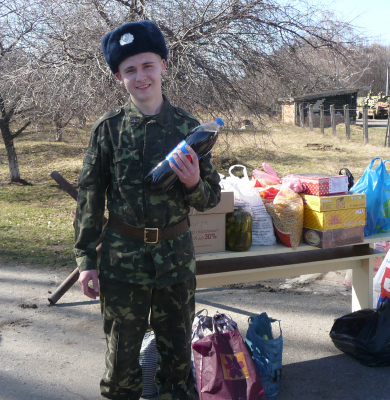 Громадськість передала продукти харчування Полтавським військовим-локаторникам