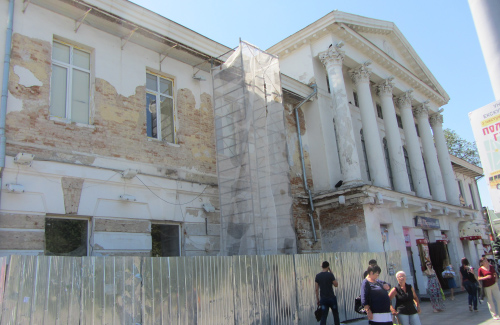 У Полтаві реставрують лицьовий фасад будівлі кінотеатру ім. І.П. Котляревського