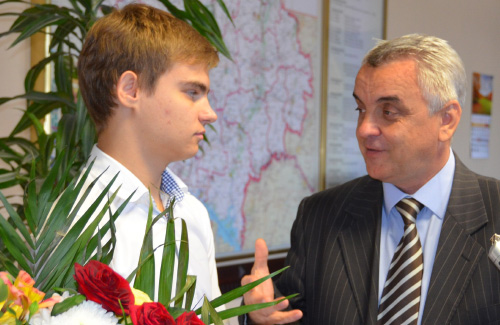 Євген Богодайко приймає вітання від голови Полтавської облдержадміністрації