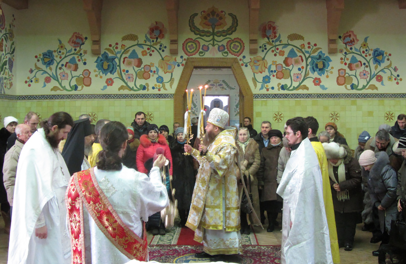 Єпископ Харківський і Полтавський Афанасій проводить літургію