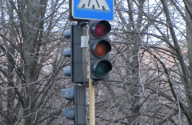 Непрацюючі світлофори на перехресті вулиць Матросова і Кагамлика