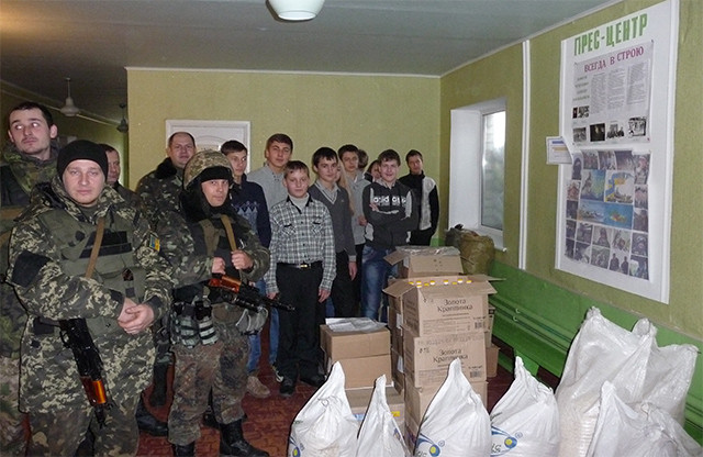 Добровольці надали гуманітарну допомогу школі на Луганщині