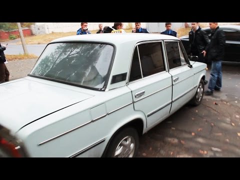 Вибори у Полтаві: блокування автомобілю на вул. Ціолковського (2015.10.25)