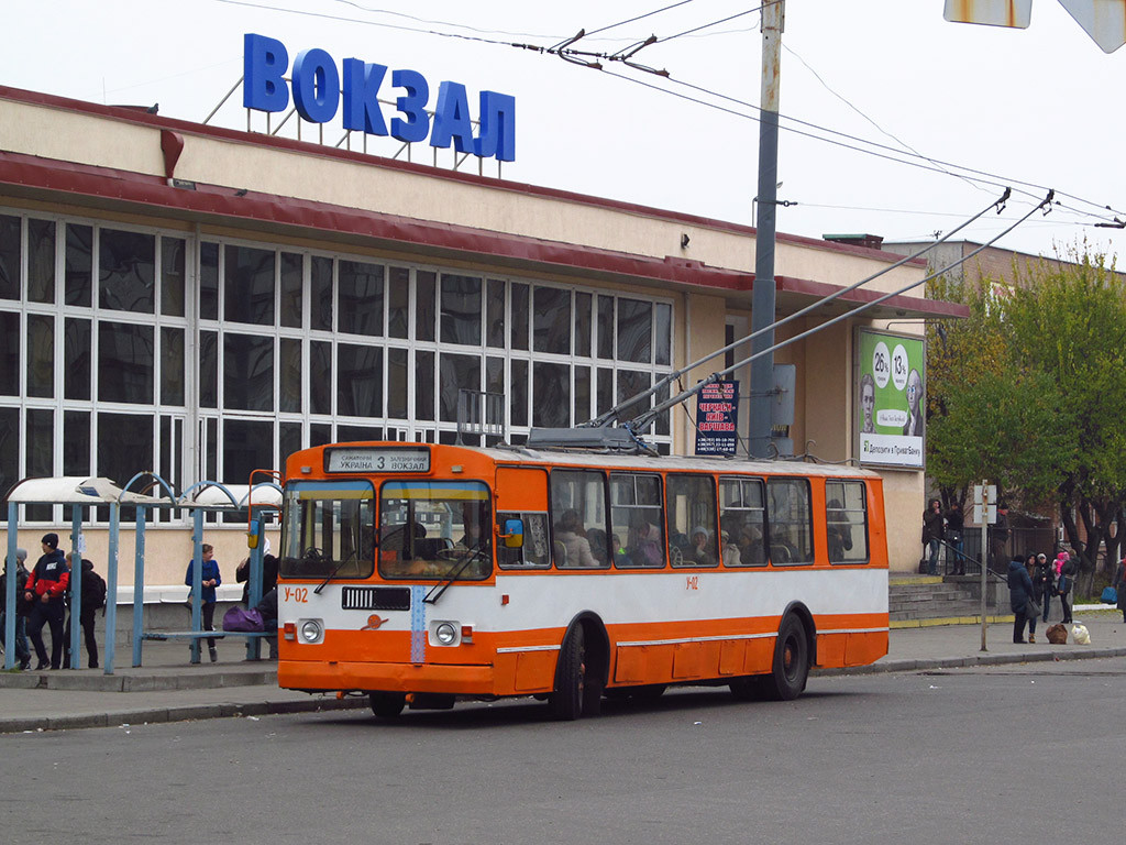 Тролейбус ЗіУ-682 у Черкасах