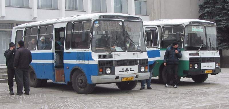 Після проведення акції учасників розвезли чотирма автобусами