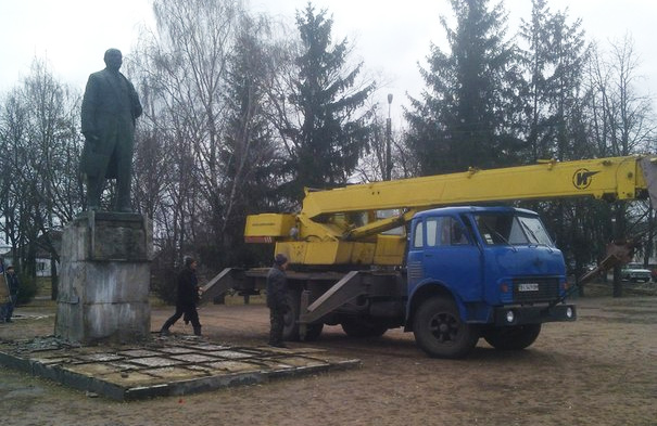Знесення пам’ятника Леніну у Хоролі