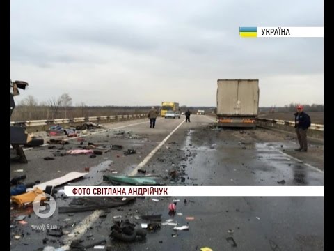 Смертельна ДТП на Полтавщині: мікроавтобус зіткнувся з вантажівкою