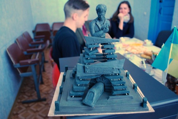 Проект пам'ятника Михайлеві Семенкові у Кибинцях | Автор: Ростислав Мисяк