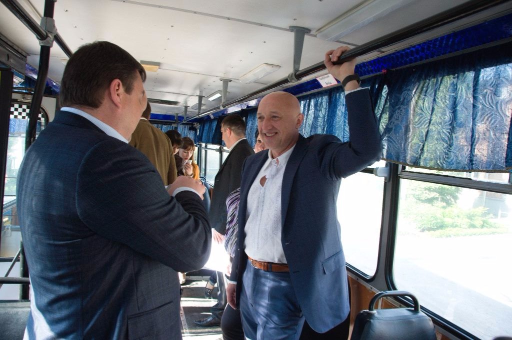 Валерій Головко і Андрій Пісоцький на роботу сьогодні їхали тролейбусом. Патріотичним.