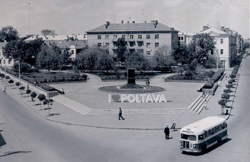 I LOVE POLTAVA (на площі біля пам’ятника Небесної сотні)