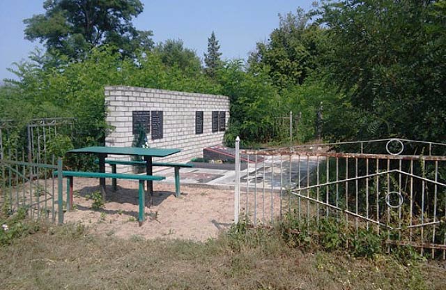 Пам’ятник «Братська могила радянським воїнам» у селі Чечелево