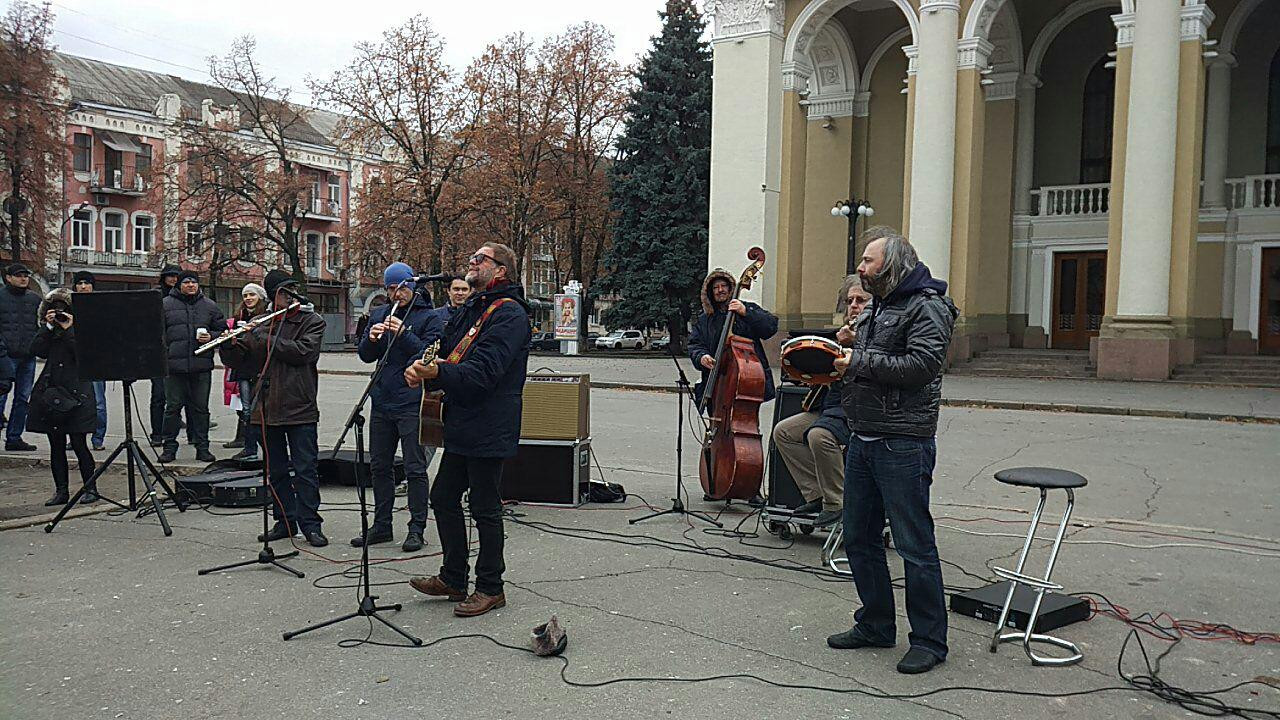 Уличный концерт Бориса Гребенщикова в Полтаве