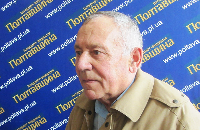 77-річний Микола Стегній