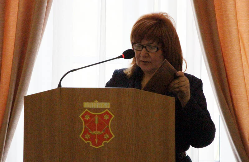 Начальник управління соціального розвитку Наталія Бондаренко доповідає про виділення коштів