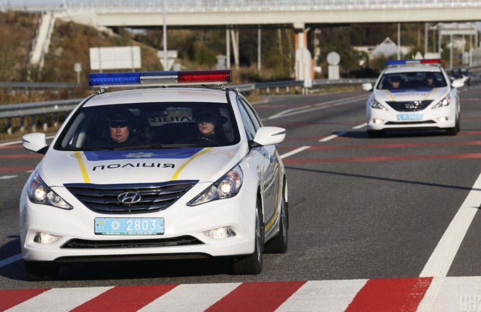 Патрульні поліцейські на Hyundai Sonata