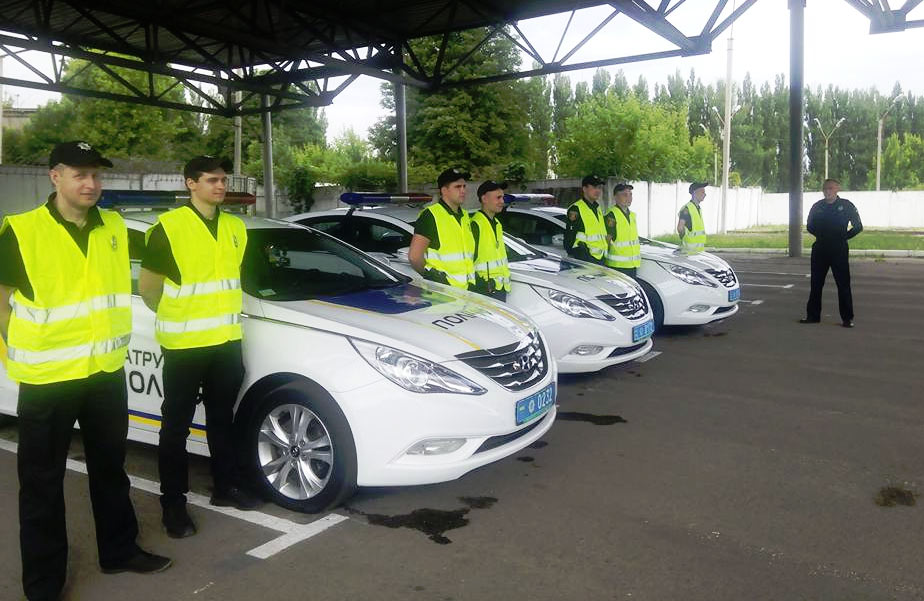 Екіпажі, які патрулюватимуть трасу Київ — Харків на Hyundai Sonata