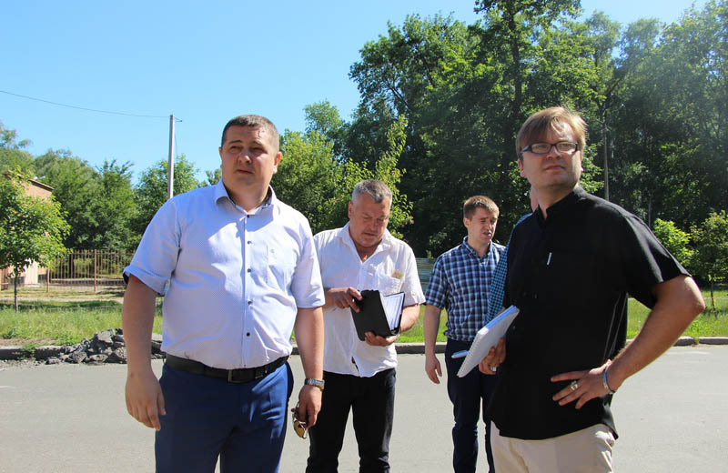 Заступник міського голови Андрій Лямін та представники комунальних служб під час об'їзду