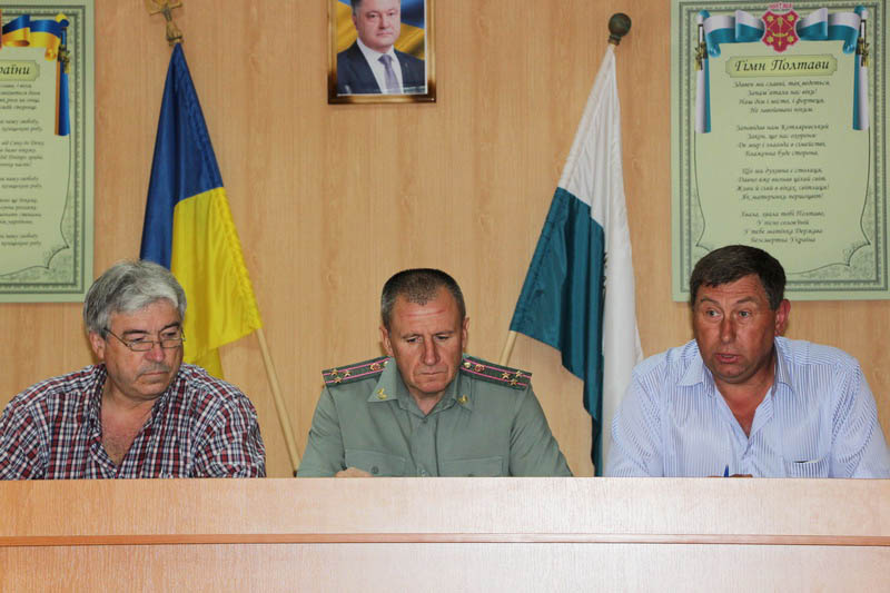 Сергій Луценко (праворуч) проводить виїздне засідання комісії