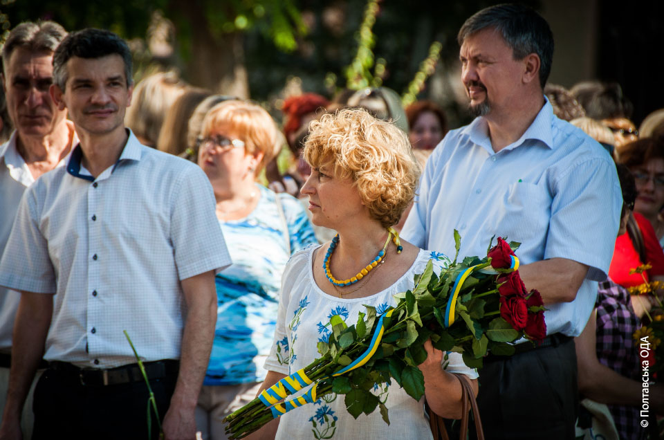 Полтавці поклали квіти до пам'ятника Івана Мазепи