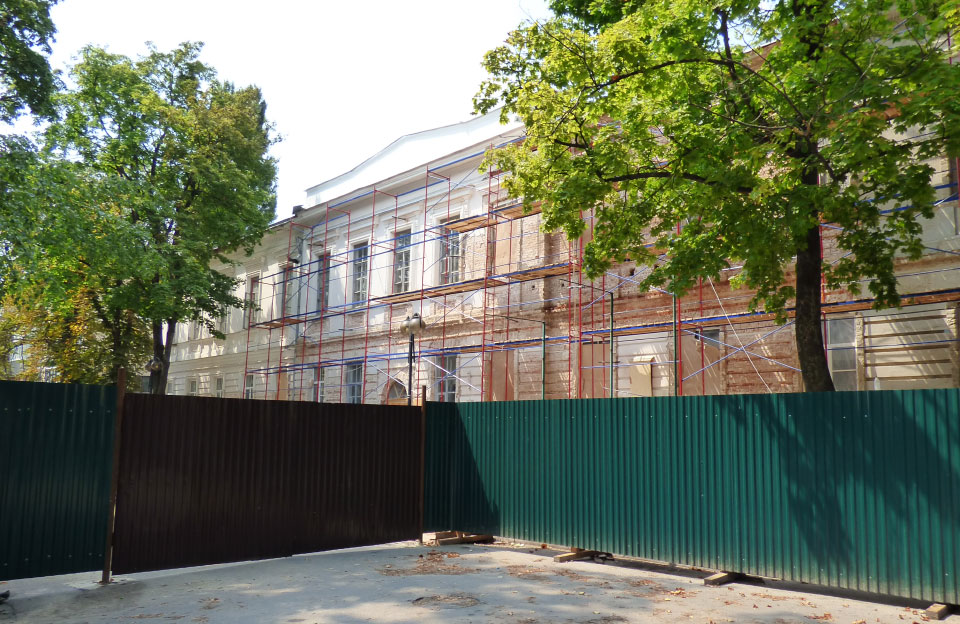 Реставрація будівлі школи № 3 у Полтаві