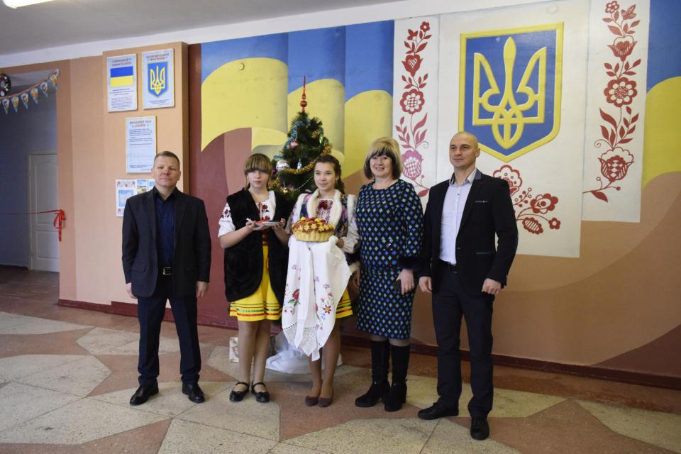 Адміністрація зустріла гостей за всіма українськими традиціями