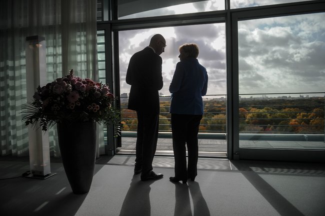 С Ангелой Меркель в бытность Яценюка премьером