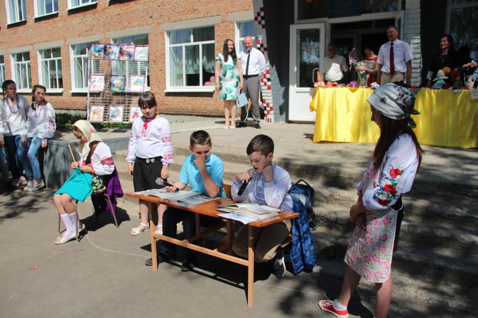 Учні Тростянецького НВК підготували театралізовані виступи