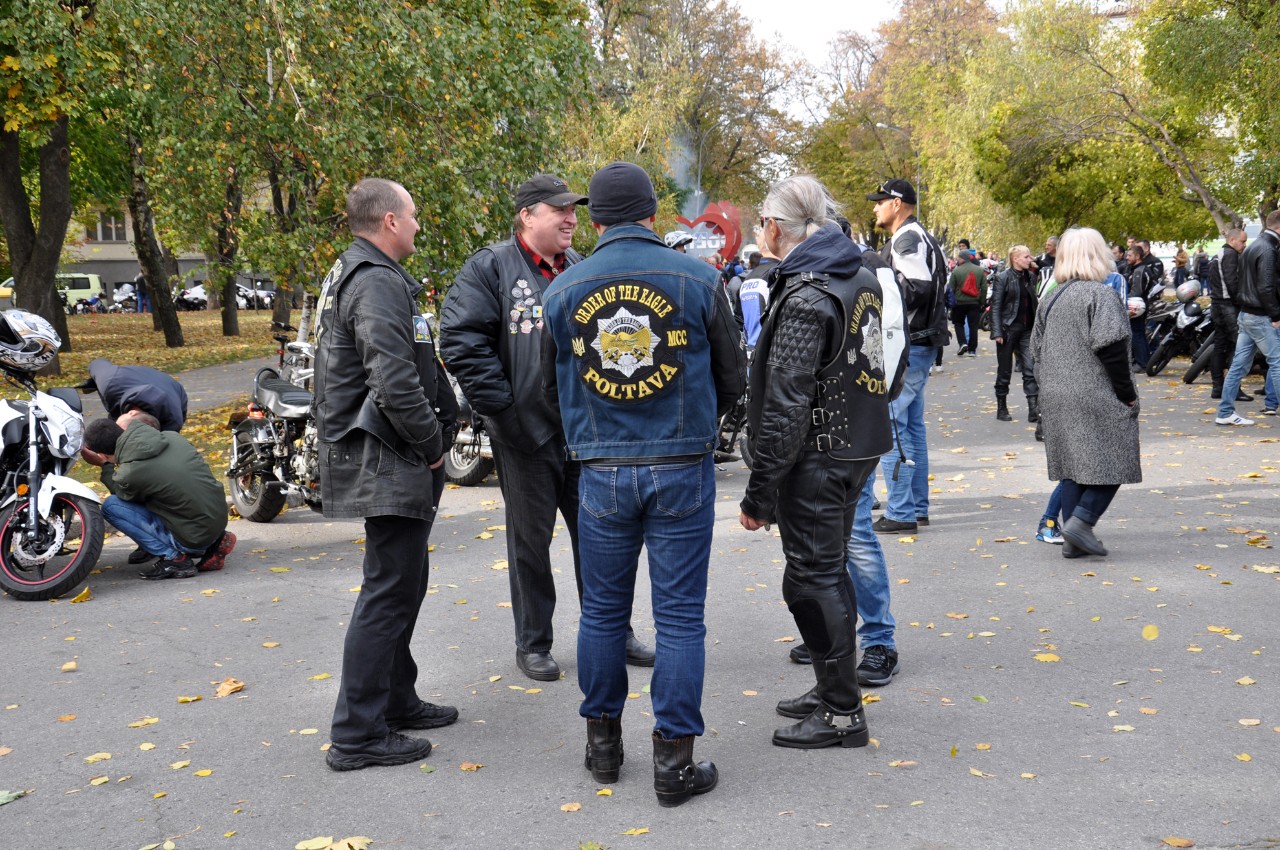 Члени різних мотоклубів із Полтави та Решетилівки.