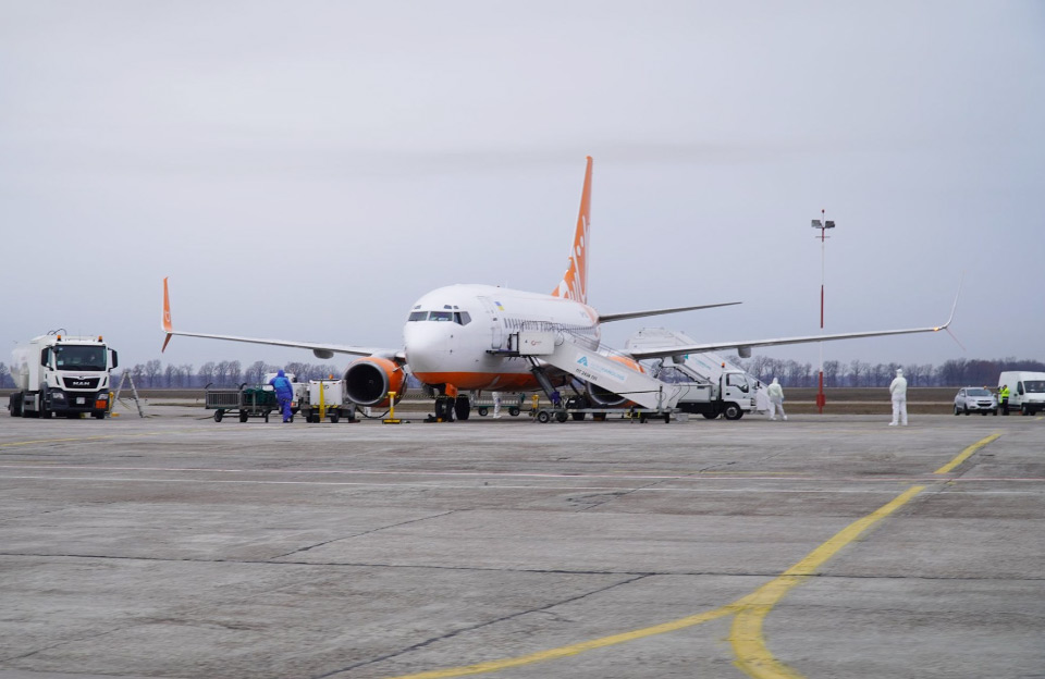 Літак рейсу PQ7302 SkyUp Airlines, на якому громадяни України повернулися з Китаю