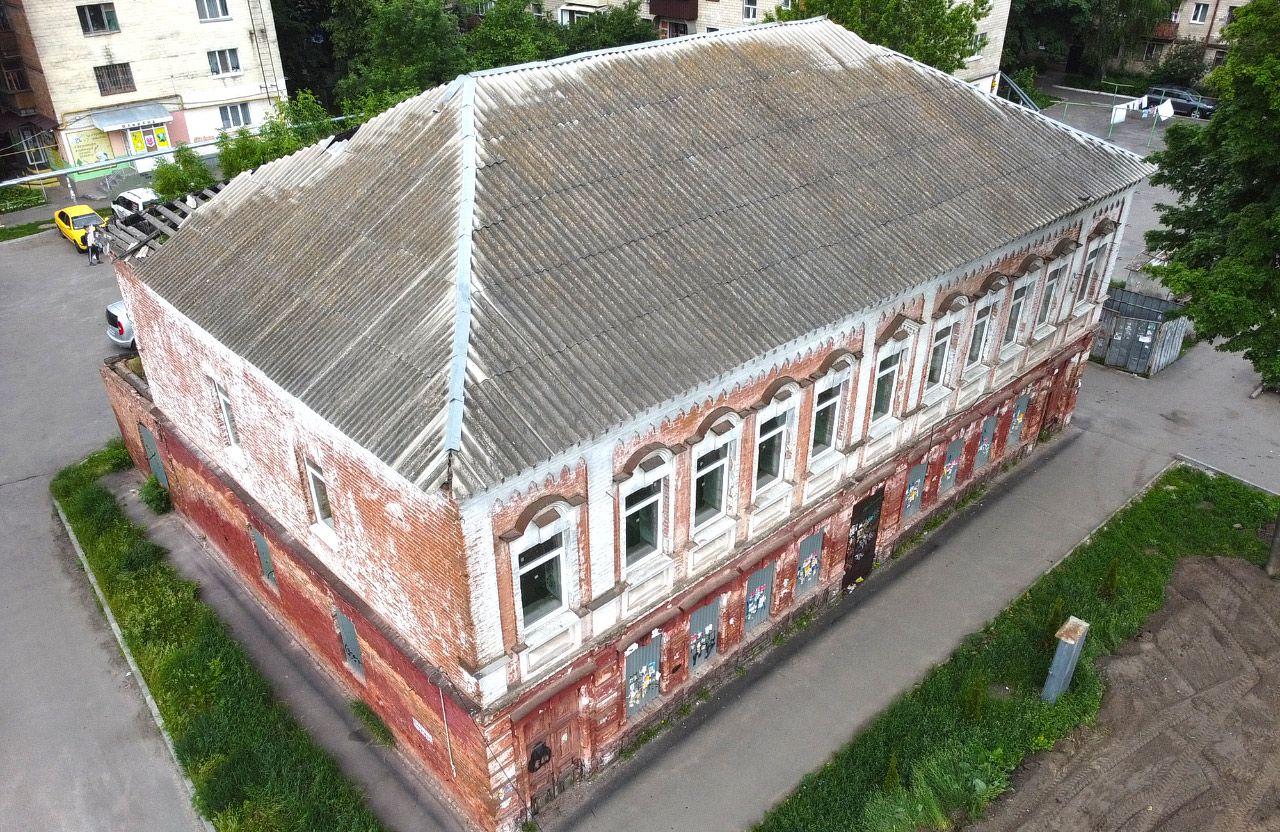 Будинок колишньої вечірньої школи на Павленківській площі, 6 у Полтаві