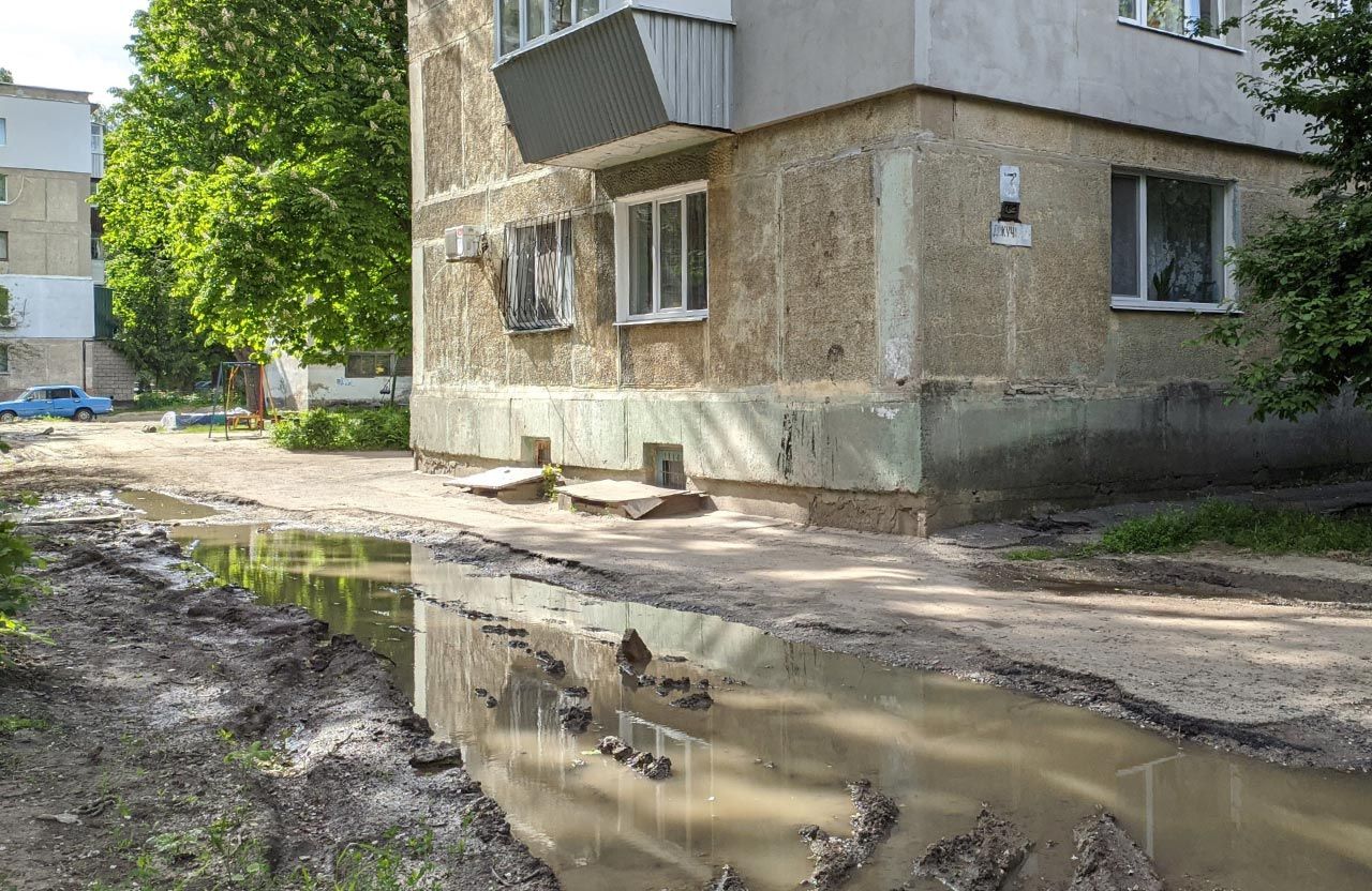 Проїзд до будинків № 1/7 та № 3 на вул. Докучаєва у Полтаві