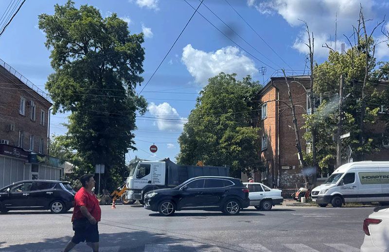 Перехрестя вулиць Шевченка і Раїси Кириченко