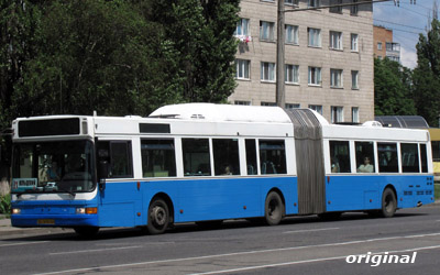 Оригинальный вариант окраски сочлененного автобуса Saffle/Volvo