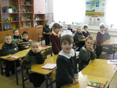Учні школи-інтернату у с. Розбишівка