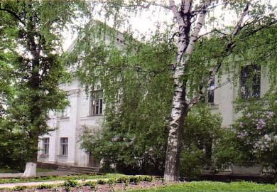 Лікарня у селі Петрівка-Роменська